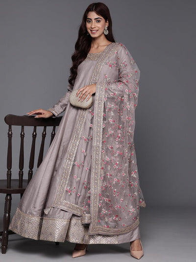 Latest #Long #Net #Shrug Design | #Kurti With Long Shrug Design | #Silk  Kurti With Net Shrug | Indian gowns dresses, Dress indian style, Stylish  dresses